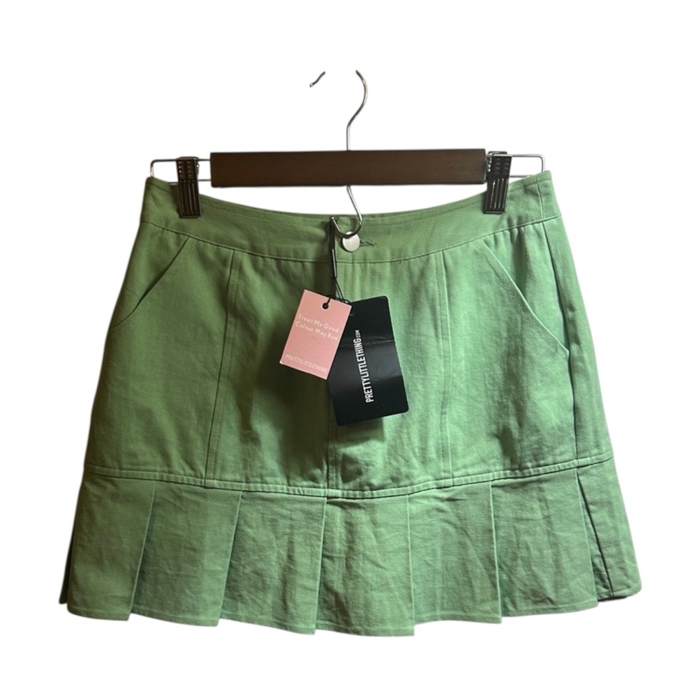 PrettyLittleThing Green Mini Skirt NWT Pleated Hem Y2K Tennis Preppy Size US 6